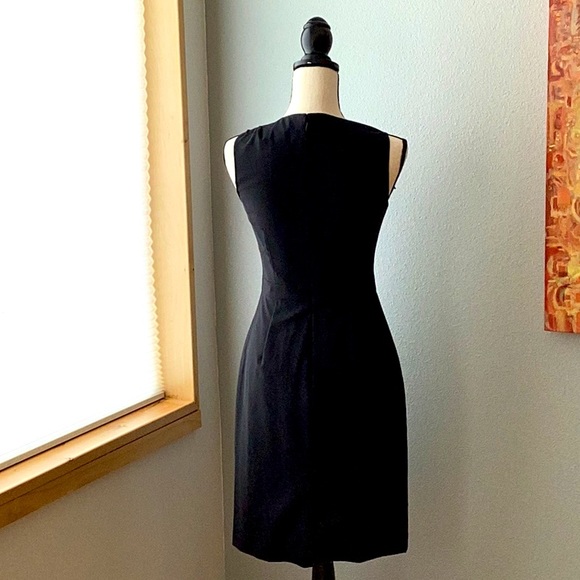 Banana Republic Sleeveless Black Dress - Picture 4 of 8